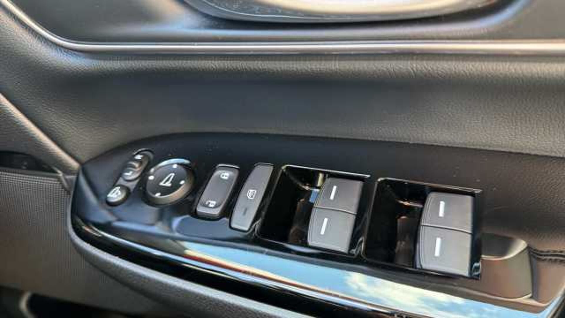 Honda CR-V Hybrid 2.0 i-MMD Hybrid SR 2WD 5dr eCVT Hybrid Estate 