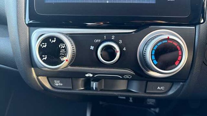 Honda Jazz 1.3 i-VTEC SE Navi 5dr Petrol Hatchback 